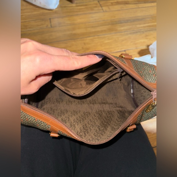 💥HP💥Beautiful Authentic YSL 2 Way Bag! - Picture 10 of 13